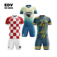Maillots de football personnalisés de style moderne pour hommes, 100% polyester, impression par sublimation, design gratuit