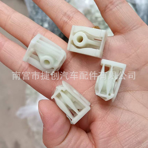 คลิปพลาสติกแบบ C ของ Jiechuang Auto Parts สำหรับแผ่นกันกระแทก Baojun รุ่น 07147311312 - Product Image 5