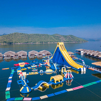 Parc aquatique gonflable commercial en PVC avec clôture de saut pour enfants et adultes, équipement de loisirs d'été à louer