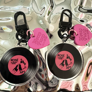 Llavero Colgante de Acrílico Personalizado con Diseño de Disco de Vinilo y Rosa Moteada Estilo Anime, Material Plástico, Color y Temática Musical Personalizables - Product Image 3