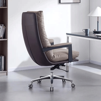 Chaise de bureau exécutive Vantervi 150 kg, moderne, avec accoudoirs, en cuir PU marron, hauteur réglable, structure en bois, pivotante, livraison rapide, exclusive