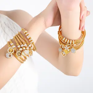 Venta al por mayor personalizado 18K chapado en oro de acero inoxidable de la joyería de diamantes de arcilla polimérica encanto pulsera para las mujeres