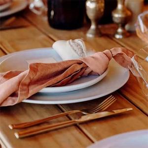 Ensemble de serviettes carrées en lin faites à la main imprimées sur mesure, style classique avec logo, réutilisables pour les mariages, les dîners, les restaurants - Product Image 6