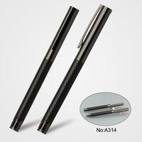 Ensemble cadeau de luxe en fibre de carbone stylo pour hommes d'affaires design personnalisé stylo à bille/stylo à bille avec boîte en cuir