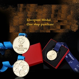 The Reds Won The P_remier Lea_gue Medal, The Fans Commemorative Medal And The Alloy <span class=keywords><strong>World</strong></span> Club Cup Champions Trophy Medal - Product Image 3