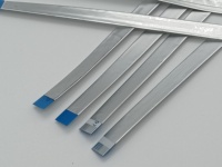 0.5mm 10 12 14 16 20 22 30 40 50 60P Kabel FFC Fleksibel Tinggi untuk Layar Industri dengan Pelindung Aluminium Foil, Panjang Sesuai Pesanan