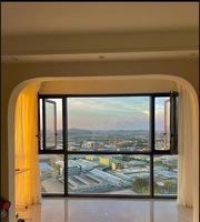 Ventana Abatible Grande de Vidrio con Aislamiento Acústico y Térmico para Comedor, Pared Exterior