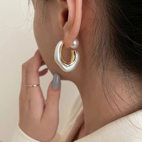 BLLYF083-TE Anting Mutiara Imitasi Geometris Bentuk C Tidak Beraturan Sederhana Perhiasan Vintage Temperamen Wanita Aksesori Harian