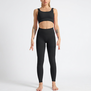 Ensemble de yoga pour femmes le plus vendu – Design réversible uni sur le devant, haute qualité, 2 pièces, respirant, léger, taille élastique - Product Image 1