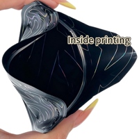 Op maat gemaakte die-cut 3,5g 7g matte zwarte Mylar zak met holografisch laserlijndesign voor snacks, snoep en ander voedsel