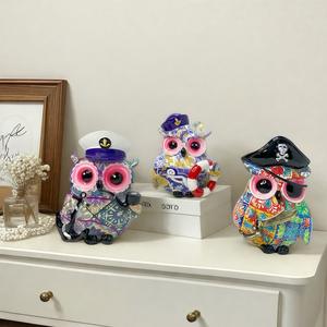 Adorno de Resina Epoxi con Diseño de Búho Pirata Artístico y Colorido, Decoración Artesanal para el Hogar, Sala de Estar u Oficina, Regalo - Product Image 3