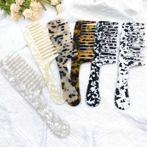 Yuxi Biểu Tượng Tùy Chỉnh Đơn Giản Acetate Cổ Điển In Ấn Leopard In Dài Xử Lý Châu Âu Mỹ Phong Cách 24.4Cm Frosted Tóc Lược - Product Image 4