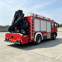 Camion de lutte contre l'incendie Shacman HOWO avec grue montée sur camion pour la lutte contre l'incendie et les secours, vente en gros directe d'usine chinoise