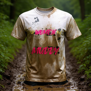 Camiseta Strong Run Muddy Mud Run para mujer, diseño gráfico rosa - Product Image 3