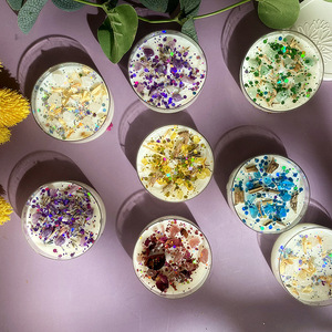 Cadeau de Noël, bougie parfumée en cire de soja avec fleurs séchées et cristaux, paillettes colorées, décoration intérieure, Thanksgiving, Nouvel An, Noël - Product Image 4