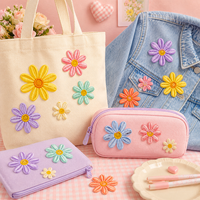 MISDONR 30 Pièces Patchs thermocollants en forme de marguerite, 3 tailles, appliques brodées mignonnes pour vêtements de filles, chapeaux, sacs, vestes, jeans, décoration DIY