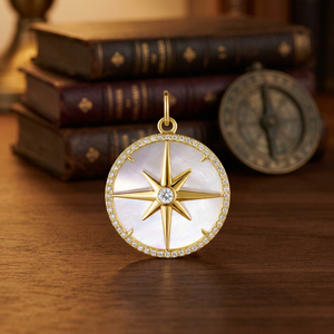 Pendentif boussole en diamant de culture, or et nacre, bijou étoile pour femme - Product Image 3
