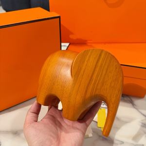 Adorno de Pared de Estilo Europeo Art Deco, Pequeño Pegaso Elefante de Madera de Nogal, Hecho a Mano, Decoración para el Hogar, Pequeño Regalo - Product Image 5