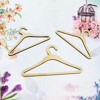 Mini cintre en bois professionnel pour vêtements de bébé, vente en gros, haute qualité, offre spéciale