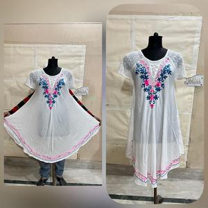 Robe parapluie en rayonne brodée avec taille tombante, style gothique doux, tissu uni teint en fil - Product Image 6