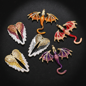 HB544 จี้รูปปีกมังกรเคลือบน้ำมันหลากสีสแตนเลสสตีลขายดีรุ่นใหม่ เครื่องประดับจี้สร้อยคอทอง 18k ดีไซน์สร้างสรรค์ อุปกรณ์ DIY - Product Image 2