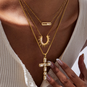 ERESI Gioielli di Tendenza <span class=keywords><strong>Collana</strong></span> Girasole con Zirconi <span class=keywords><strong>Collana</strong></span> Croce con Zirconi in Acciaio Inossidabile <span class=keywords><strong>Oro</strong></span> 18k <span class=keywords><strong>Collana</strong></span> con Ciondolo <span class=keywords><strong>Sole</strong></span> Traforato - Product Image 1