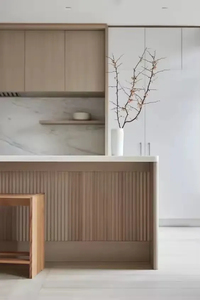 Gabinete <span class=keywords><strong>de</strong></span> Cocina Personalizado Vermont con Ranuras Verticales y Acentos <span class=keywords><strong>de</strong></span> Madera Clara <span class=keywords><strong>para</strong></span> Cocina Nórdica, Colección 2026 - Product Image 6