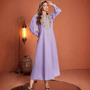 Vestido Largo Elegante ZF3171 en Poliéster Morado con Corte en A, Mangas Abullonadas y Cuello Tipo Calabaza - Product Image 3