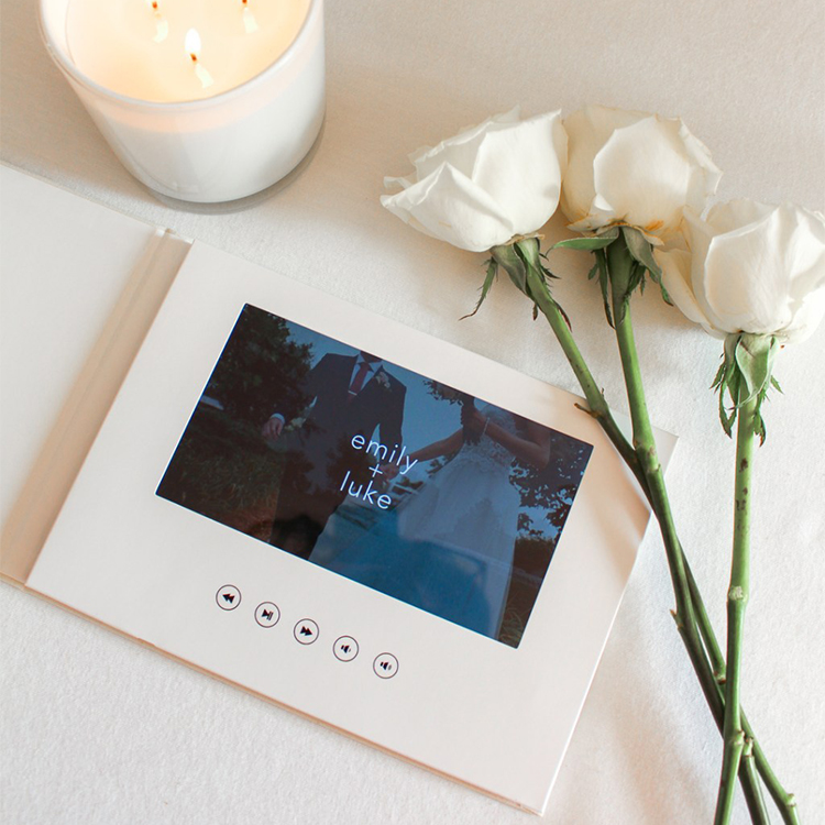 Изготовленная на заказ Волшебная машина для горячего тиснения фольгой ЖК-дисплей для свадебной видеосъемки