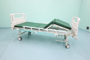 Produsen Peralatan Medis Menyediakan Tempat Tidur Rumah Sakit Manual Model LK-B6 Merek LK 2 Fungsi Bekas Kapasitas 250kg Garansi 2 Tahun - Product Image 4