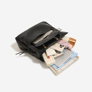 <span class=keywords><strong>Zaino</strong></span> a Catena in PU Effetto Cuoio Cerato Stile College con Motivo a Rombi, Nuovo Modello 2025 da <span class=keywords><strong>Donna</strong></span>, Traspirante, Grande Capacità, per Pendolari, con Coulisse, Portafortuna - Product Image 4
