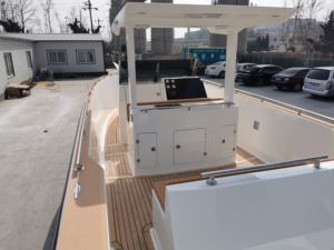 <span class=keywords><strong>Bateau</strong></span> de pêche sportif ouvert en fibre de verre haute performance de 28 pieds avec auvent, conçu pour des aventures de pêche palpitantes - Product Image 4