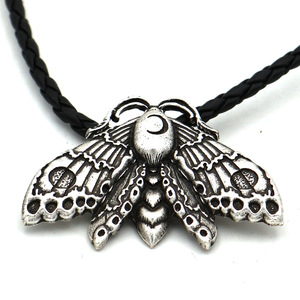 2021 classica esplosione falena insetto <span class=keywords><strong>farfalla</strong></span> in lega rotonda ciondolo luna runa <span class=keywords><strong>collana</strong></span> - Product Image 5