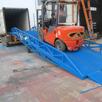 Rampe de quai mobile antidérapante / Plateforme en acier robuste avec garde-corps de sécurité