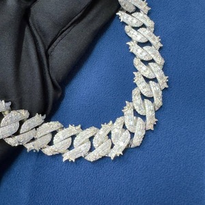 Cadena Cubana Más Vendida para Dejar una Huella Inolvidable, Cadena Cubana de Diamantes Moissanite Disponible a Precio de Exportación - Product Image 4