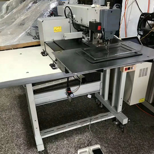 Machine à coudre industrielle pour la création de patrons programmables sur ordinateur, avec points de couture pour vêtements - Product Image 1