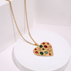 Collana con Ciondolo Versatile da Donna in Acciaio Inossidabile Placcato Oro con Zirconi e Cristalli, Stile Vintage di Alta Gamma - Product Image 2