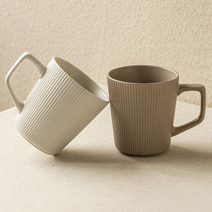 Taza de Cerámica Moderna con Diseño de Dibujos Animados Personalizable al por Mayor, 500 ml, Alto Valor Estético, Apta para Lavavajillas y Microondas, para el Hogar - Product Image 4