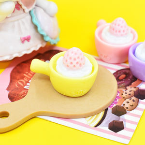 Bonito Cabujón de Resina con Diseño de Pastel de Fresa 3D de Simulación, Estilo Postre Kawaii, para Muñecas Infantiles, Adornos de Comida de Juguete, DIY, Scrapbooking y Decoración de Teléfonos - Product Image 5