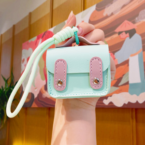 เคสใส่ <span class=keywords><strong>AirPods</strong></span> แบบกระเป๋าเป้สะพายหลังขนาดเล็ก วัสดุ PVC พร้อมพวงกุญแจ กระเป๋าใส่เหรียญ กระเป๋าใส่หูฟัง สำหรับผู้หญิง - Product Image 6