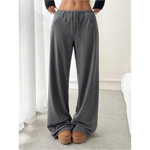 Pantalon de survêtement personnalisé pour femme, taille basse, coupe large, avec poches, en tissu éponge respirant, style décontracté - Product Image 6
