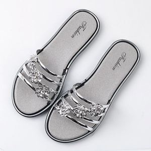 2026 Summer New Mule slippers Women Outdoor Fashion Flower Decor <b>Flat</b> One Strap Soft Sole Non slip Beach <b>Sandals</b> - Product Image 4
