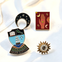 Badges personnalisés gratuits, épingles émaillées, en laiton plaqué or moderne, avec lettrage en relief, drapeau imprimé, ruban de revers, logo anime en fer Fuuf