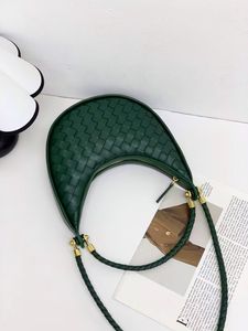 6032 # Fashion Lady Hobo-Taschen aus echtem Leder für Frauen Gewebte Halbmond-Umhängetaschen mit 2 Griffen Handtasche aus Guangzhou - Product Image 3