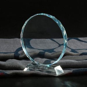 Trophée en cristal K9 vierge en gros de l'usine de Pujiang, trophée en verre personnalisé gravé au laser 3D - Product Image 1