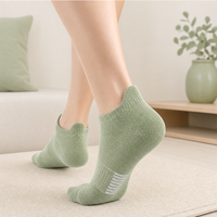 Chaussettes en fibre de bambou personnalisées avec logo pour adultes, chaussettes noires et blanches unisexes pour le travail, avec boîte pour hommes et femmes