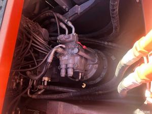 HITACHI รถขุดตีนตะขาบ210-3 21Ton มือสอง100% จัดส่งทั่วโลกพร้อมใช้งาน R215-9 R215VS - Product Image 6