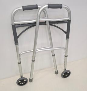 <span class=keywords><strong>Deambulatore</strong></span> Pieghevole Leggero <span class=keywords><strong>a</strong></span> 2 Ruote, Design Richiudibile Ideale per Anziani - Regolabile per Uomini e Donne - Product Image 5