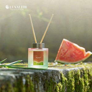 Diffuseur de parfum en verre dégradé pastel <span class=keywords><strong>à</strong></span> <span class=keywords><strong>la</strong></span> pastèque, marque privée |   Diffuseur de parfum personnalisé avec 120 ml d'huile essentielle pour <span class=keywords><strong>la</strong></span> promotion de <span class=keywords><strong>la</strong></span> marque - Product Image 3