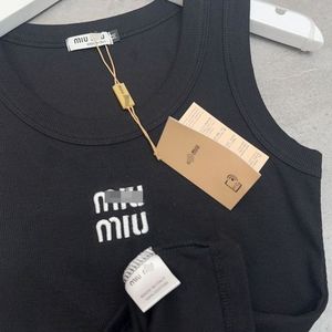 Top a <span class=keywords><strong>Costine</strong></span> con Lettere a Contrasto Stile Miu, <span class=keywords><strong>Canotta</strong></span> Slim in Cotone Elasticizzato con Collo Tondo, Senza Maniche, Colori Nero e Bianco - Product Image 4